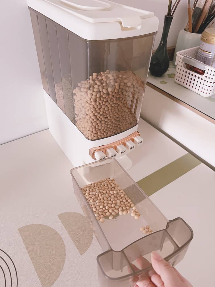 Distributeur et conservateur hermétique des Grains multi-compartiments
